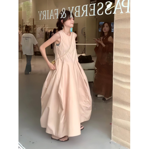 設計感粉色無袖背心連衣裙女夏季2025新款網紅氣質收腰花苞長裙子