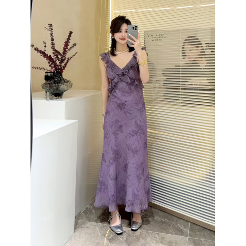 紫色荷葉邊碎花吊帶連衣裙女2025夏季新款v領度假風絕美無袖長裙