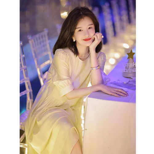 歐洲站夏裝女2025年新款茶歇法式赫本風長裙高級感褶皺白色連衣裙