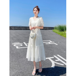 白色連衣裙2025新款女夏季V領蕾絲拼接法式優雅氣質高級感長裙子