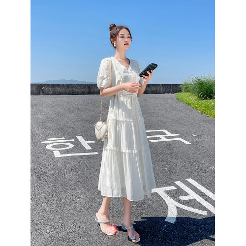 白色連衣裙2025新款女夏季V領蕾絲拼接法式優雅氣質高級感長裙子