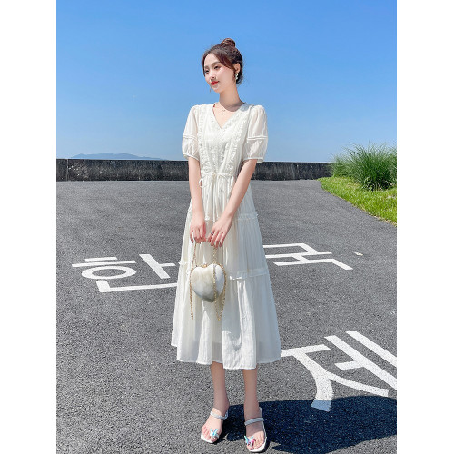 白色連衣裙2025新款女夏季V領蕾絲拼接法式優雅氣質高級感長裙子