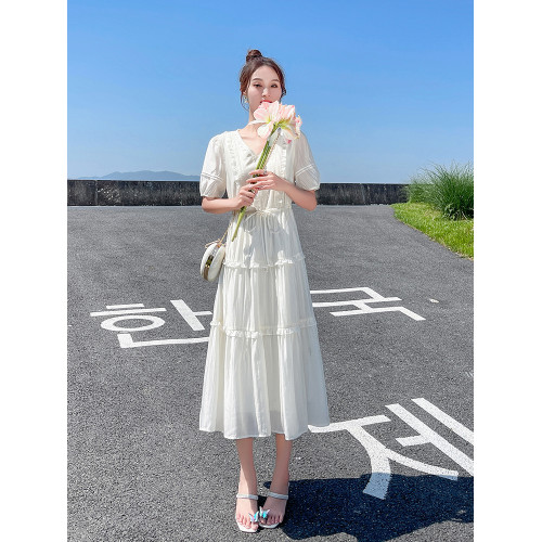 白色連衣裙2025新款女夏季V領蕾絲拼接法式優雅氣質高級感長裙子