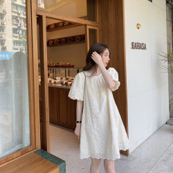 2025年夏季新款法式初戀小香風圓領燈籠袖連衣裙女時尚刺綉娃娃裙