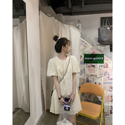 2025年夏季新款法式初戀小香風圓領燈籠袖連衣裙女時尚刺綉娃娃裙