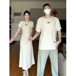 同色系情侶裝夏裝一裙一衣高級潮牌刺綉短袖女長裙男t恤2024新款