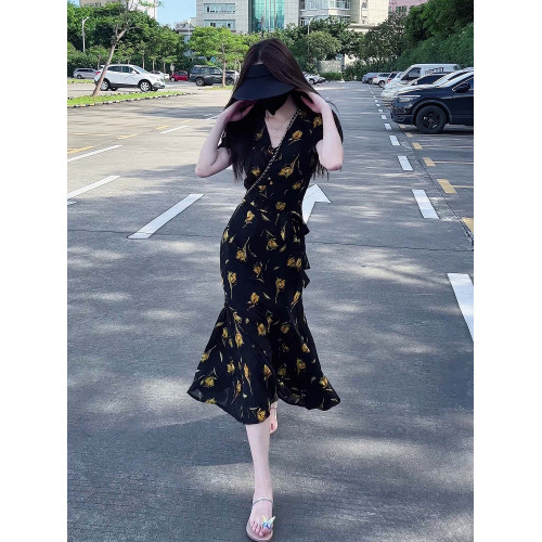 黑色雪紡碎花連衣裙女夏季2025新款法式赫本風魚尾裙修身顯瘦長裙