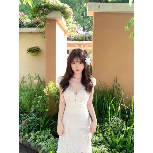 夏季法式高級感溫柔風修身收腰白色鏤空刺綉長款連衣裙設計感長裙