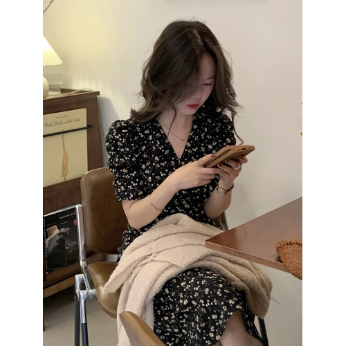 夏季2025新款山本風法式黑色碎花連衣裙女高級感小衆復古系帶長裙