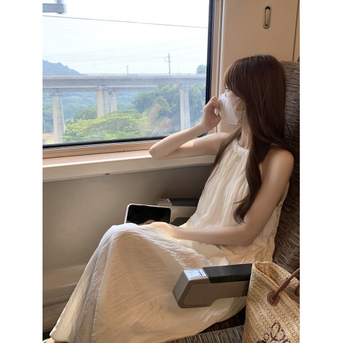 白色無袖背心連衣裙子女夏季2025新款海邊度假風掛脖吊帶沙灘長裙