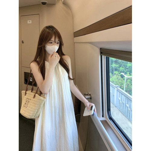白色無袖背心連衣裙子女夏季2025新款海邊度假風掛脖吊帶沙灘長裙