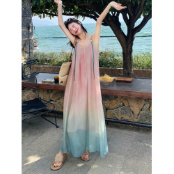 海邊度假漸變色暈染吊帶連衣裙女2025夏日絕美多巴胺超仙薄紗長裙