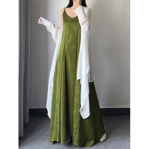 牛油果綠吊帶裙連衣裙女新中式輕奢高級感緞面超長款大擺拖地長裙