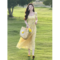 法式方領提花蝴蝶鏤空短袖連衣裙女2025夏季新款收腰顯瘦氣質長裙