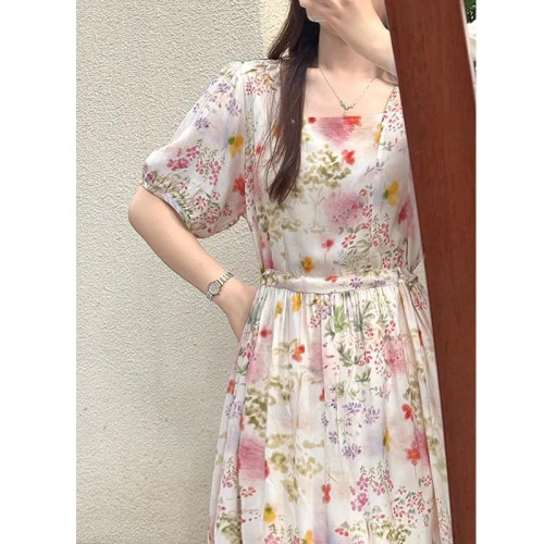 ins少女花園法式氣質方領碎花棉綢連衣裙收腰顯瘦系帶中長款裙子