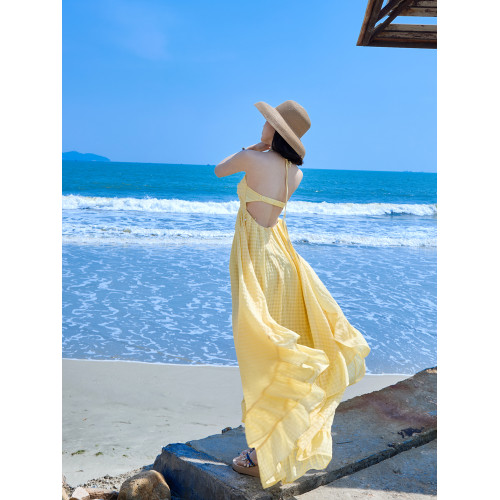 海邊度假連衣裙高級感黃色掛脖長裙吊帶胸墊露背沙灘裙女三亞穿搭