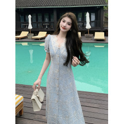 AM NANA法式氣質短袖連衣裙夏輕奢刺綉顯瘦仙女裙小個子V領長裙子