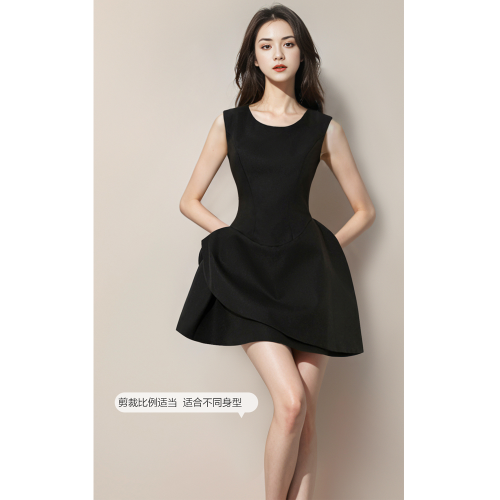 赫本風連衣裙女夏法式小黑裙禮服小個子巨好看減齡掐腰裙簡單大方