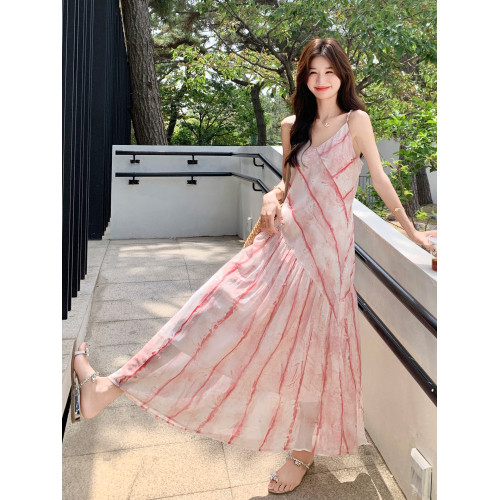粉色暈染條紋印花吊帶連衣裙女2025夏新款法式度假風絕美氣質長裙