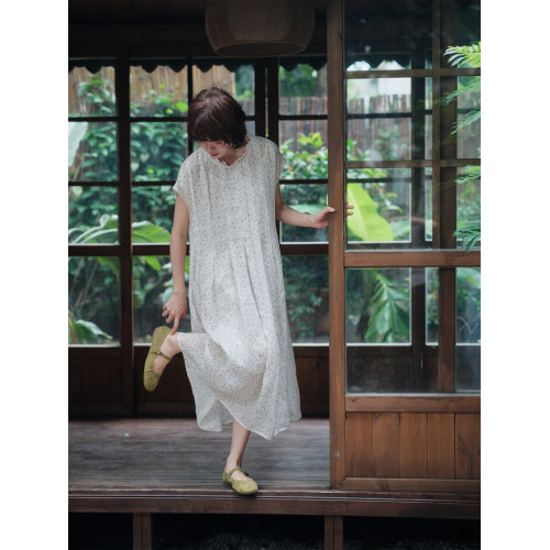 說與山聽「初櫻映」碎花苧麻連衣裙 短袖圓領松弛感日系女夏 2526
