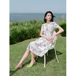 【花事漫旅】珂萊蒂爾2025夏季新款茶歇印花連衣裙女V領收腰飄逸