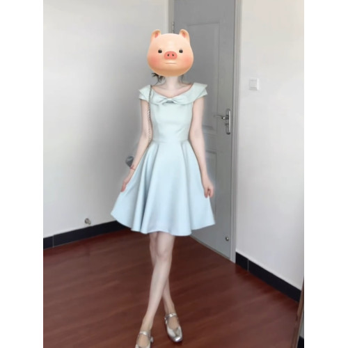 清新甜美風高級感氣質連衣裙女夏小個子純色收腰顯瘦赫本小黑短裙