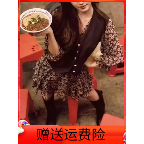 章若楠同款美拉德風咖啡色碎花九分袖連衣裙女2025夏新款V領短裙