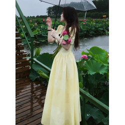 夏日絕美黃色v領短袖連衣裙子女夏季2025新款巨好看掐腰法式長裙