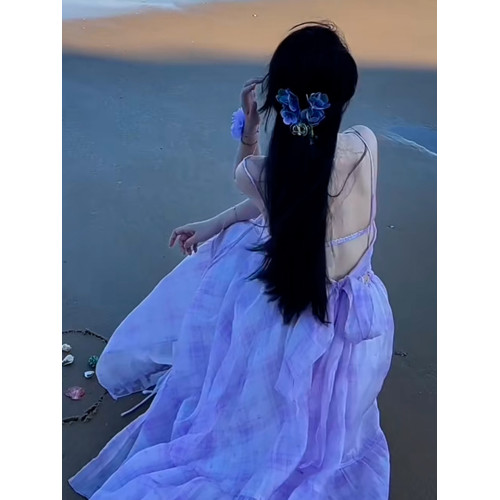 海邊度假紫色掛脖吊帶連衣裙子女裝夏季2025新款法式露背沙灘長裙