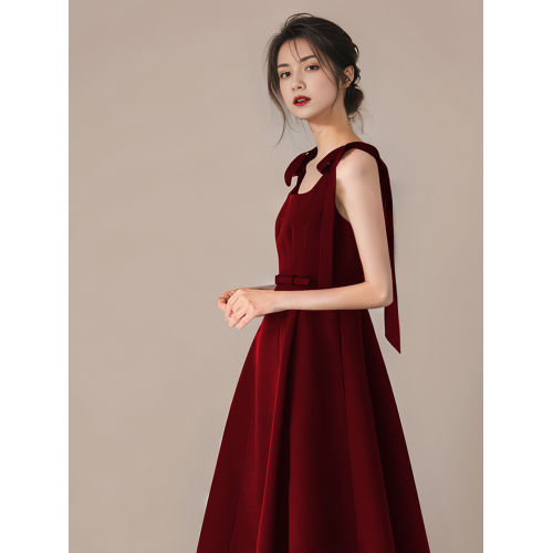 紅色連衣裙女法式無袖訂婚宴會禮服獨特漂亮穿搭春夏蝴蝶結背心裙