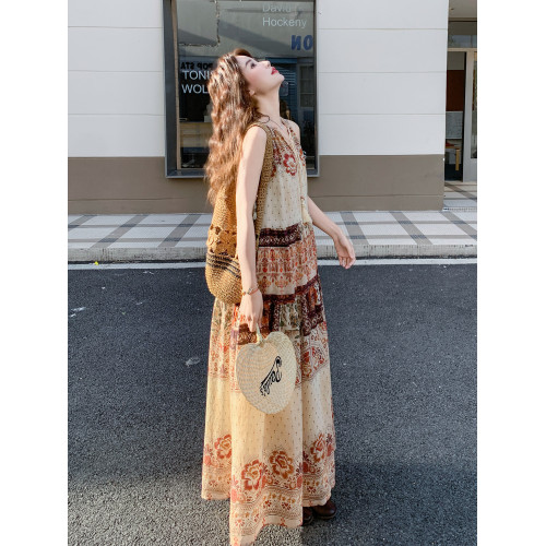 民族波西米亞風碎花連衣裙2025新款女夏復古波點巨好看法式背心裙