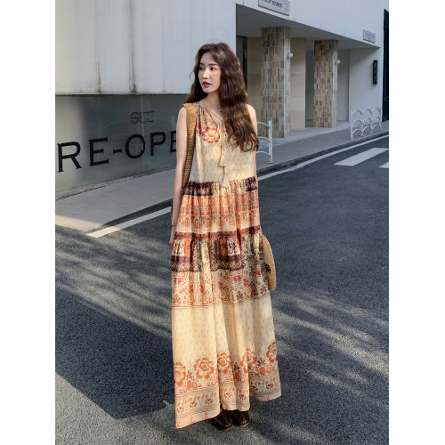 民族波西米亞風碎花連衣裙2025新款女夏復古波點巨好看法式背心裙