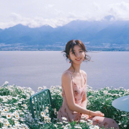 毛曉彤同款法式方領碎花無袖吊帶裙女夏新海邊度假優雅收腰連衣裙