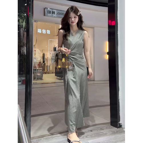 設計感交叉綁帶v領無袖連衣裙女夏季法式復古減齡收腰顯瘦長裙子