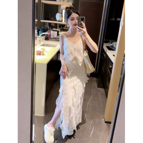 溫柔風海邊度假連衣裙女2025夏季新款氣質絕美蛋糕裙開叉吊帶長裙
