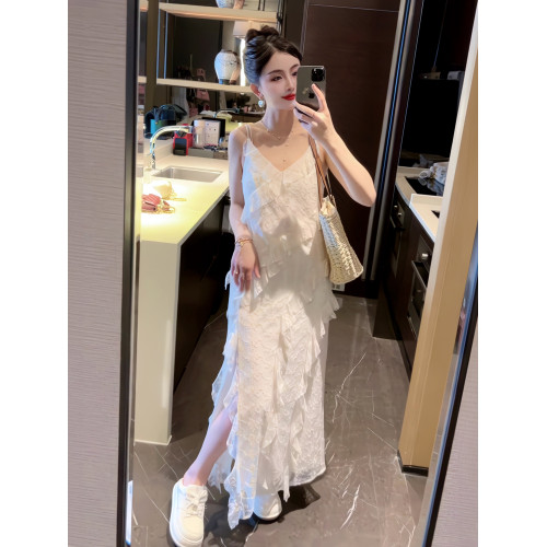溫柔風海邊度假連衣裙女2025夏季新款氣質絕美蛋糕裙開叉吊帶長裙