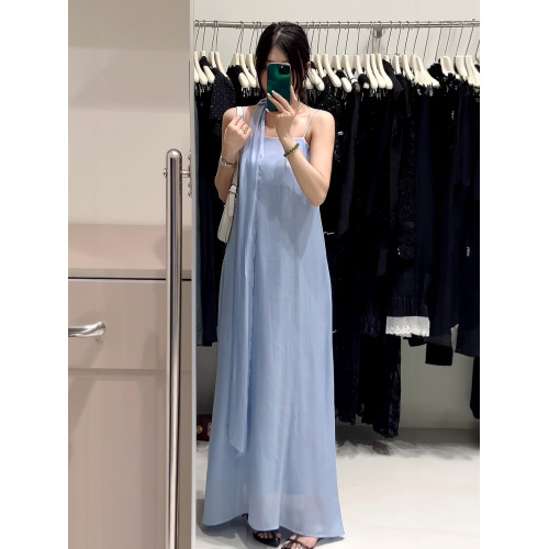 2025聚光燈 醋酸抹胸吊帶連衣裙女夏高級感黑色度假裙配飄帶ins潮