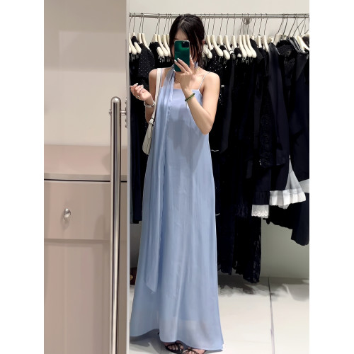 2025聚光燈 醋酸抹胸吊帶連衣裙女夏高級感黑色度假裙配飄帶ins潮