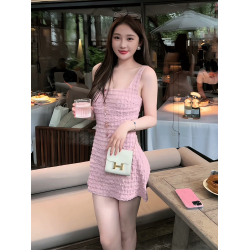 純欲風肌理感方領吊帶連衣裙女2025夏季新款氣質時尚修身顯瘦短裙