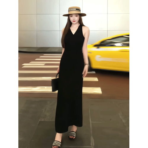 法式黑色V領系帶無袖連衣裙女2025夏季新款收腰顯瘦氣質包臀長裙