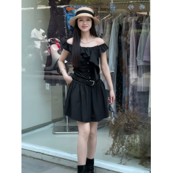 法式荷葉邊一字肩飄帶連衣裙女2025年夏季新款小衆設計感收腰短裙