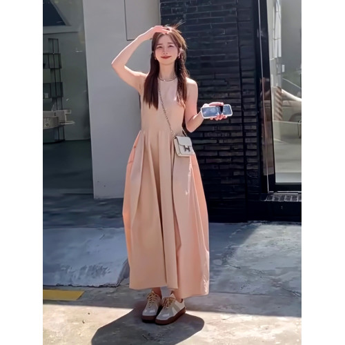 設計感粉色無袖背心連衣裙女夏季2025新款網紅氣質收腰花苞長裙子