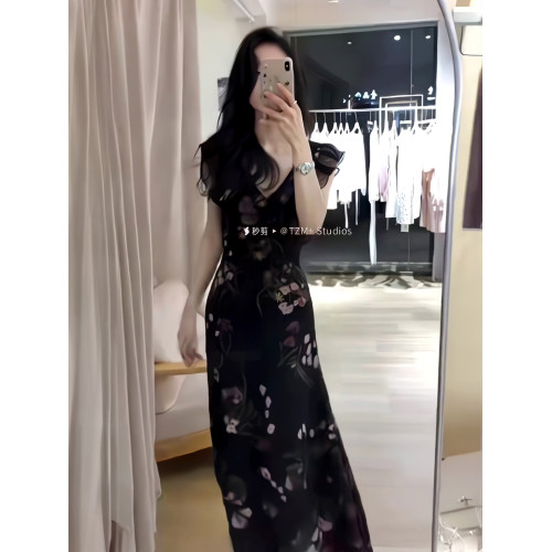 2025小個子顯高~黑色雪紡連衣裙小飛袖碎花長裙子垂感修身顯瘦ins
