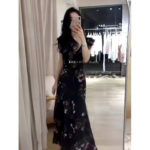 2025小個子顯高~黑色雪紡連衣裙小飛袖碎花長裙子垂感修身顯瘦ins