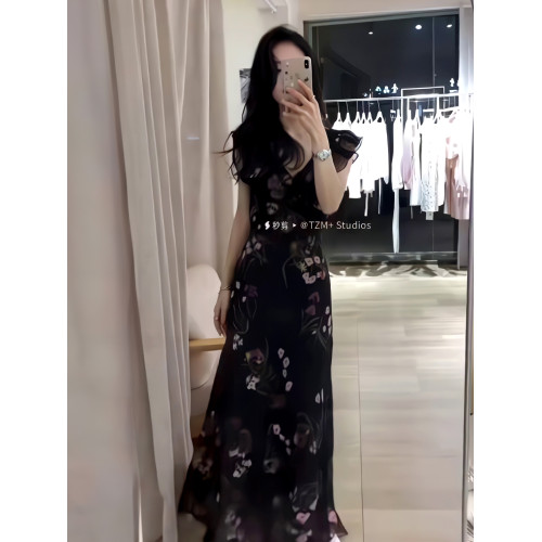 2025小個子顯高~黑色雪紡連衣裙小飛袖碎花長裙子垂感修身顯瘦ins