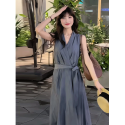 韓系無袖收腰高級感掛脖連衣裙女2025年夏季新款獨特漂亮掐腰長裙