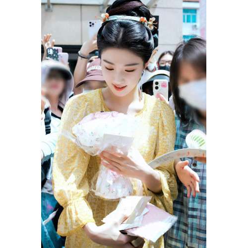 盧昱曉明星同款復古黃色碎花連衣裙法式度假夏季海邊收腰氣質長裙