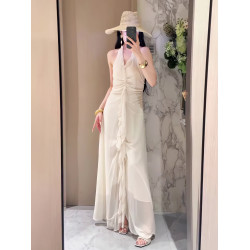 法式知性荷葉邊V領掛脖連衣裙女2025年夏季新款溫柔氣質露背長裙