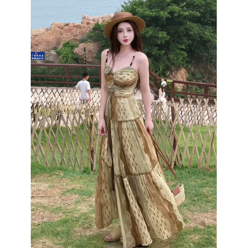 波西米亞度假風復古印花吊帶連衣裙女2025年夏季新款時尚氣質長裙