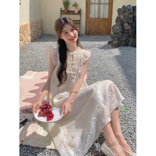 米白色新中式連衣裙女夏2025新款國風小飛袖氣質甜美溫柔刺綉裙子